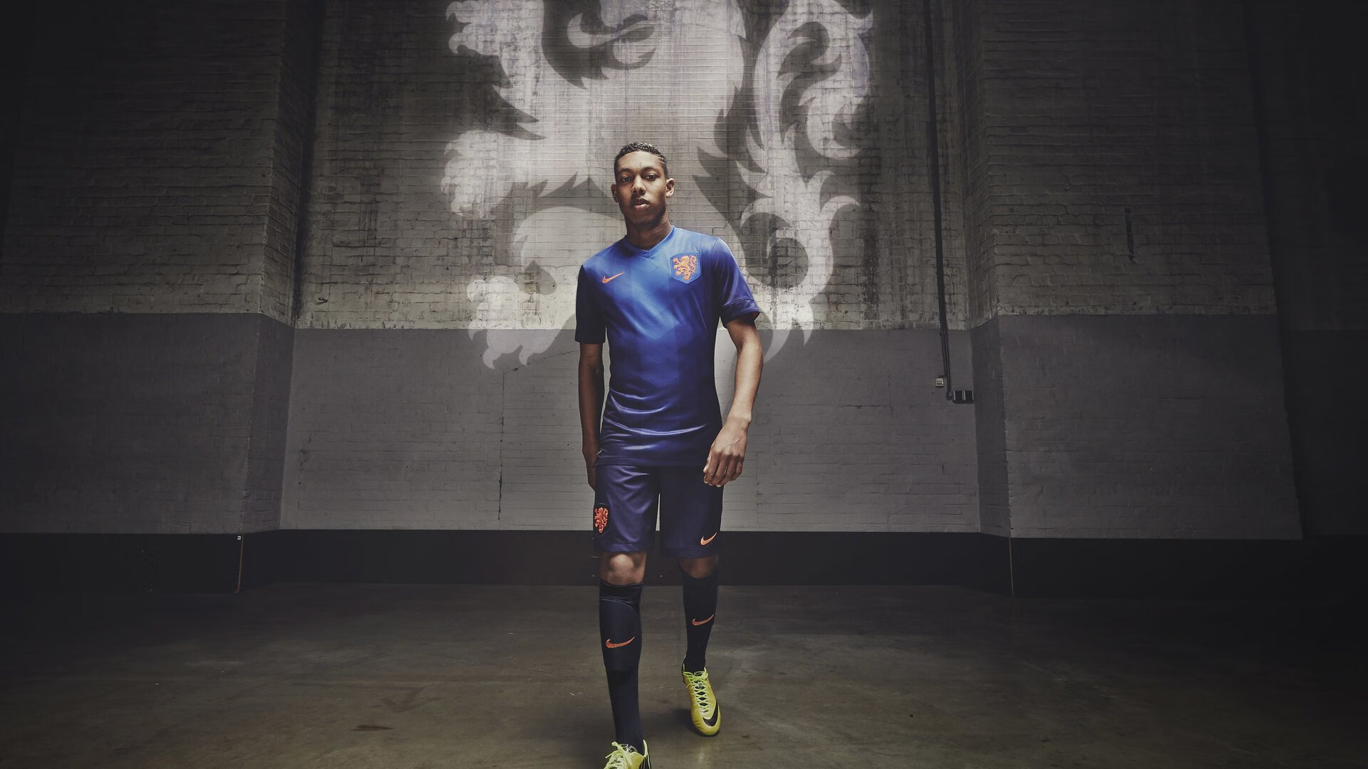 开云全站下载-“英超冠军你追我赶，夺冠悬念逐步揭晓”，英超冠军的含金量